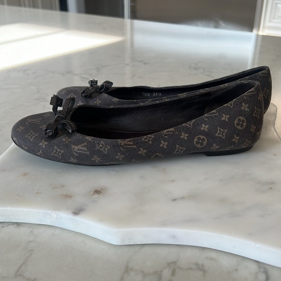 Louis Vuitton Monogram Ballerina Flat—size 37 1/2 - Picture 3 of 14